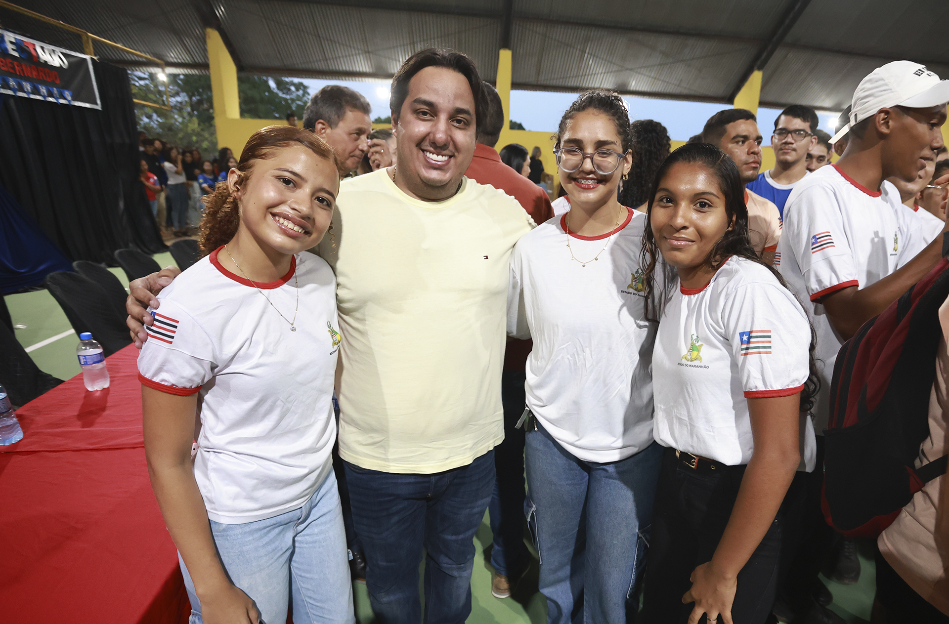 João Igor participa de entrega de tablets do programa Tô Conectado em São Bernardo